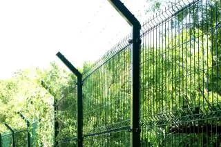 Reja de acero instalada